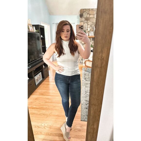 One step up top - Picture 2 of 6